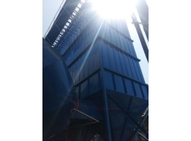 弋陽(yáng)大鵬機(jī)械廠布袋除塵器順利竣工使用，效果很好